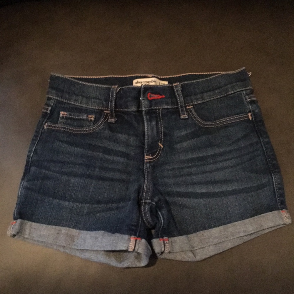 EUC Abercrombie dark jean shorts 9/10
